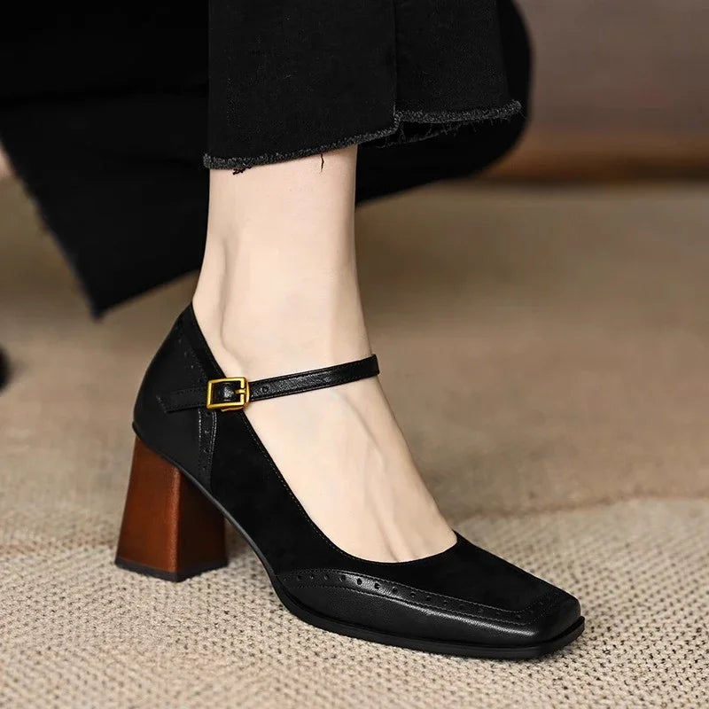 Klasszikus pumps Charlotte – 9. kép