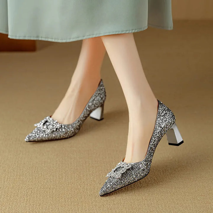 Csillogó pumps Theresa – 8. kép